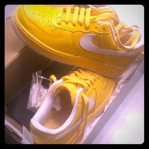 Varsity maze yellow Air Force 1